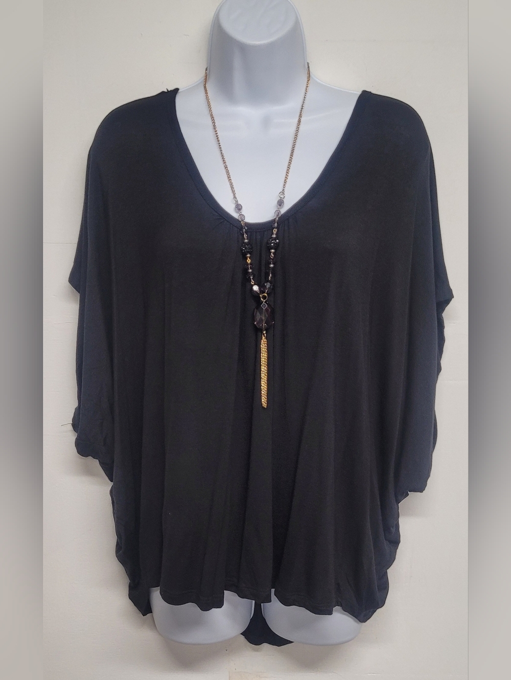 Rouge 2X Top Vintage Slinky Stretch Knit  Short Bat sleeve Neclace Baggy